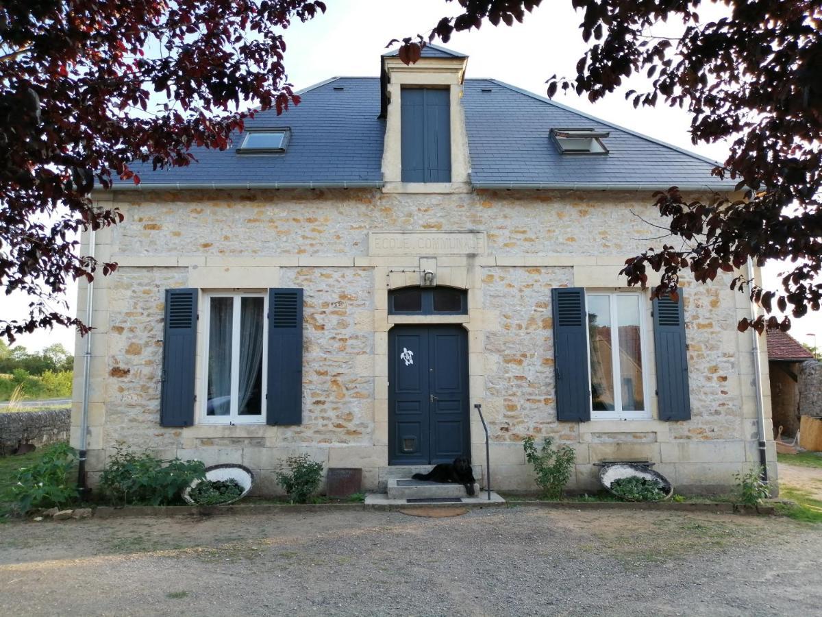 Bed and Breakfast Ecole De La Route Bleue Moiry Exterior foto